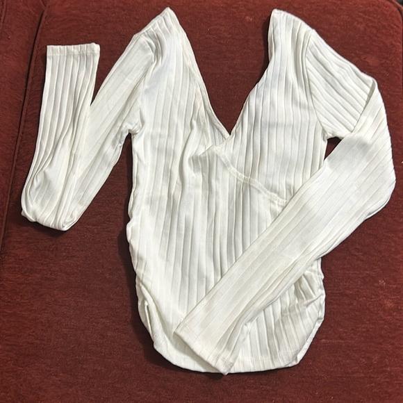 Forever 21 medium fitted top white pit/pit14” - Picture 1 of 3